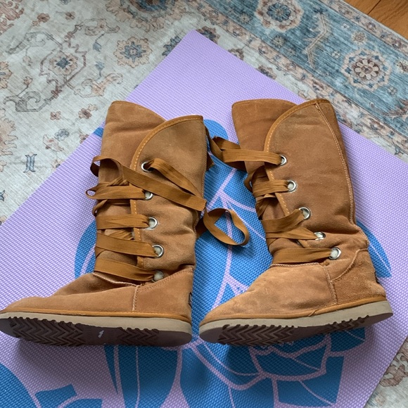 Tall Ugg Nomad ribbon lace up boots sherpa lined suede leather flats - Picture 3 of 16